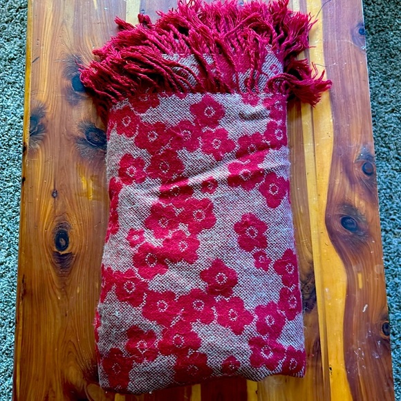 IKEA MYRULL Throw, red floral , 51"x67" - Picture 1 of 12